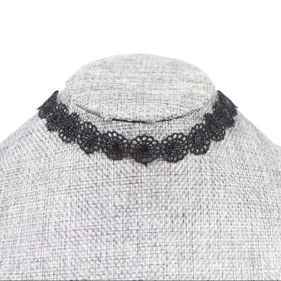 Retro Floral Black Lace Fabric Choker Necklace - Picture 1 of 3